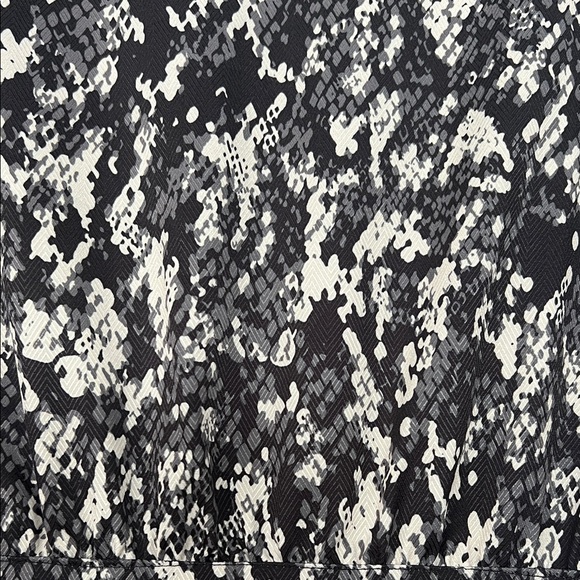 Charlie Paige Black and White Floral Long Sleeve Dress - Picture 6 of 6